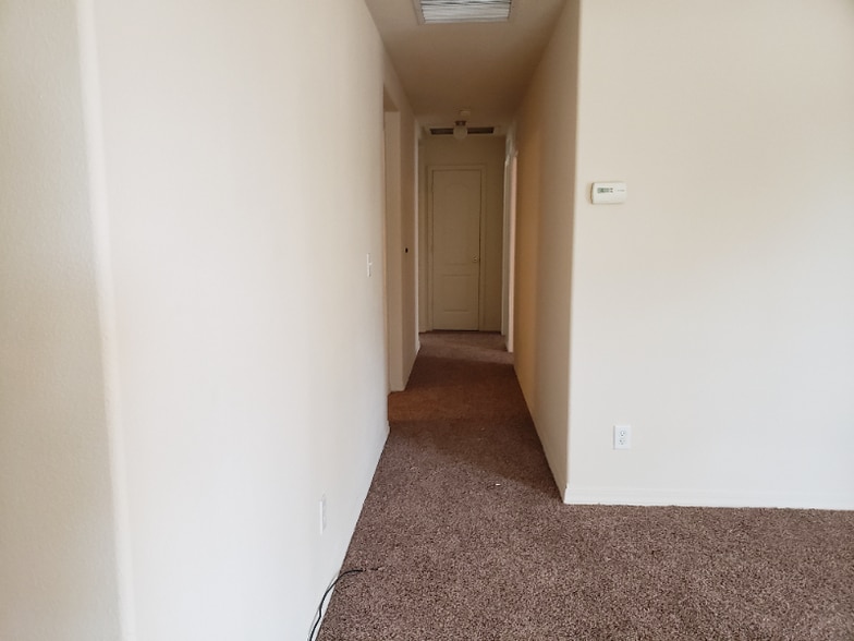 Building Photo - 2828 Elm Ave