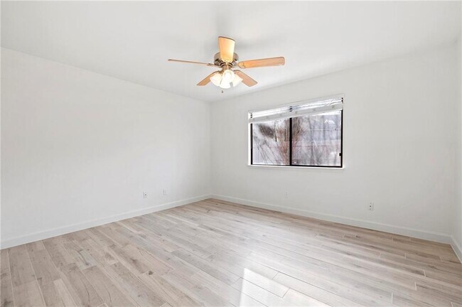 Building Photo - 1307 Daytona Dr