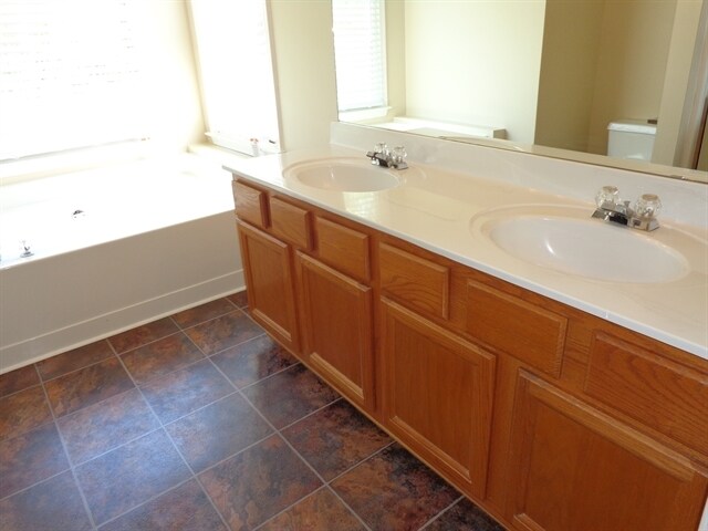 Building Photo - 2096 Glenellen Dr NW