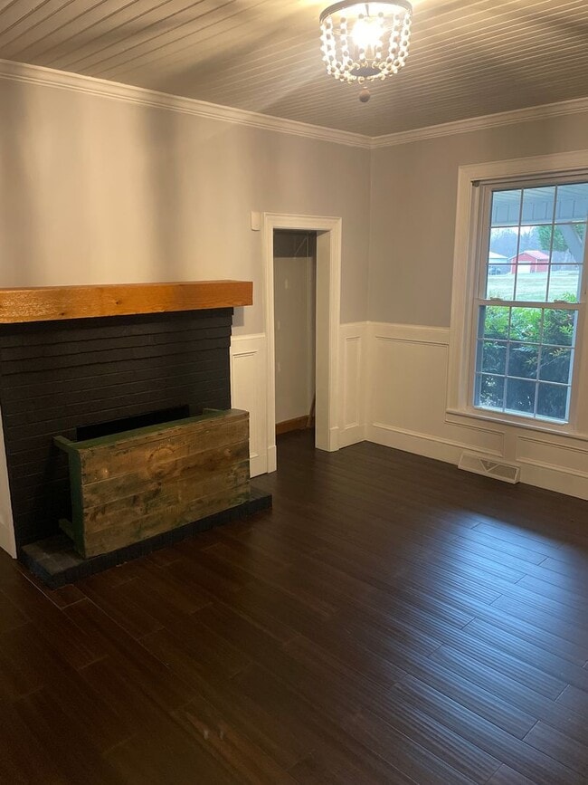 Building Photo - 2812 Kecoughtan Rd