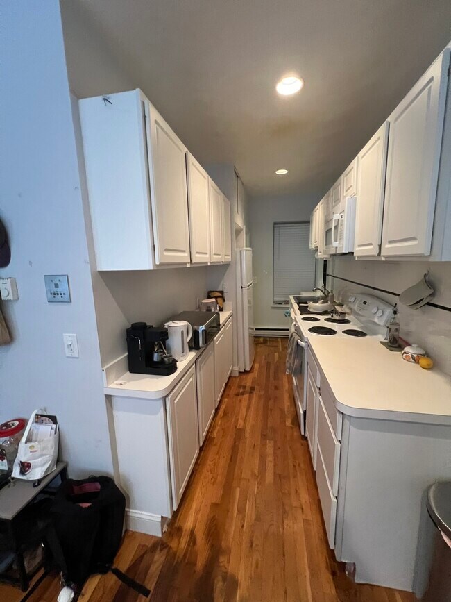 Building Photo - 57 Westland Ave