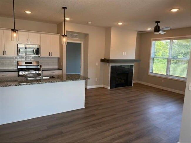 Building Photo - 5385 Robinwood Ct