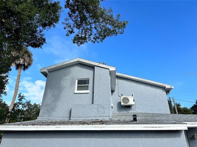 Building Photo - 1314 E Gore St