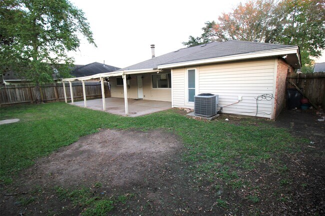 Building Photo - 20074 Crazy Horse Cir