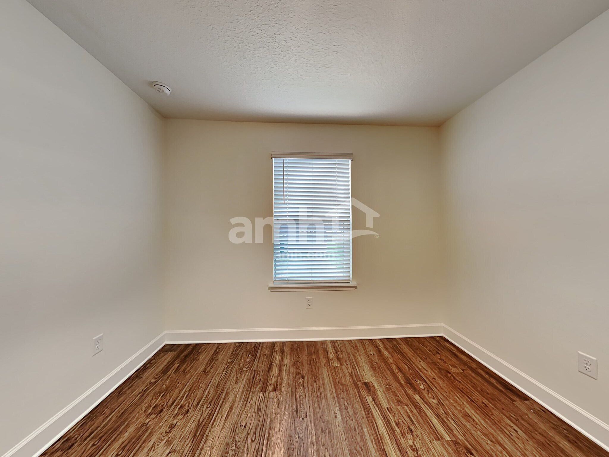 Building Photo - 1112 Livengood Wy