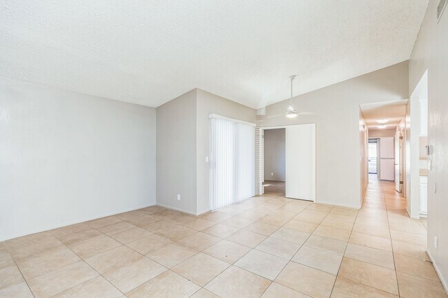 Building Photo - 31635 Avenida Maravilla