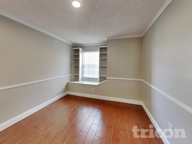 Building Photo - 28534 Tall Grass Dr