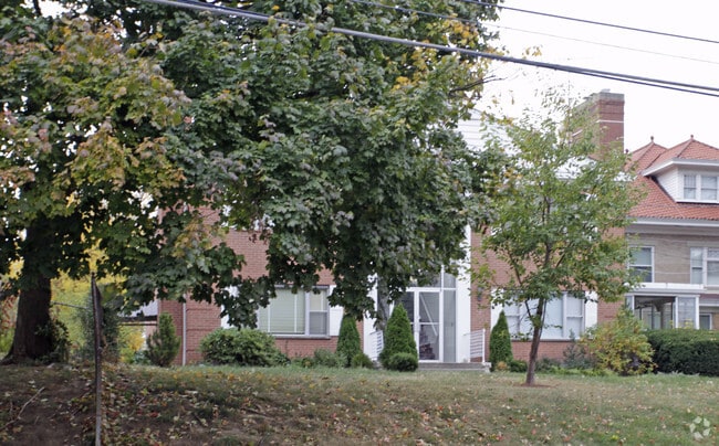 Building Photo - 6344 Montgomery Rd