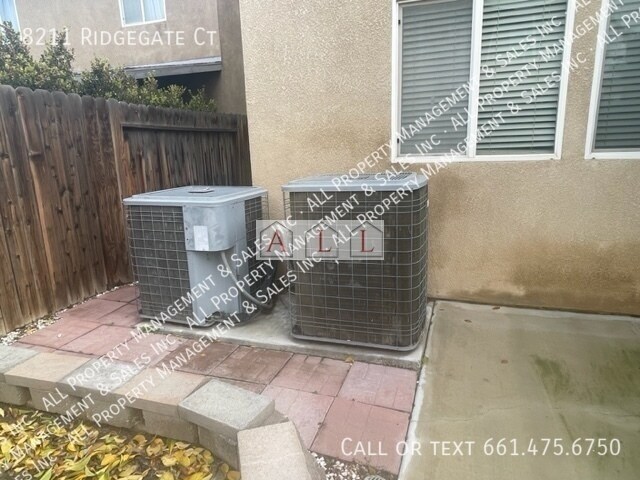 Building Photo - 8211 Ridgegate Ct