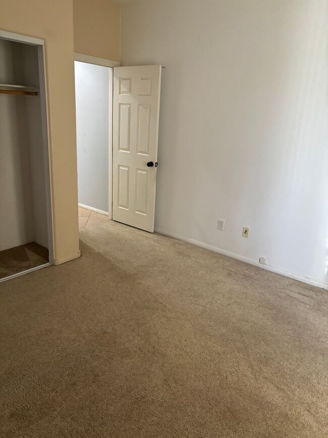 Building Photo - Wonderful single story rental in the heart of Summerlin