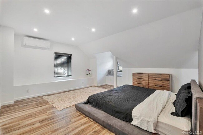 Building Photo - 75 Oakland Ave