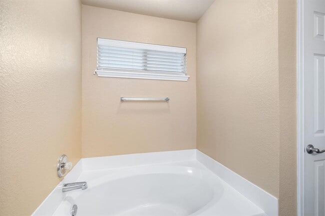 Building Photo - 2405 Kapalua Pl