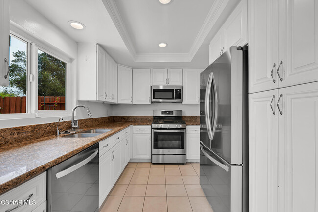 Building Photo - 1611 Amador Ln