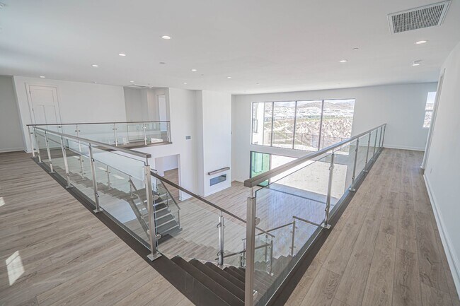 Building Photo - Spacious 5-Bedroom Home with Community Ame...