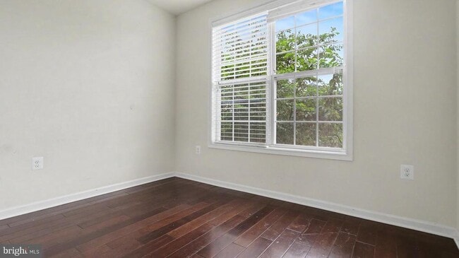 Building Photo - 43031 Foxtrail Woods Terrace