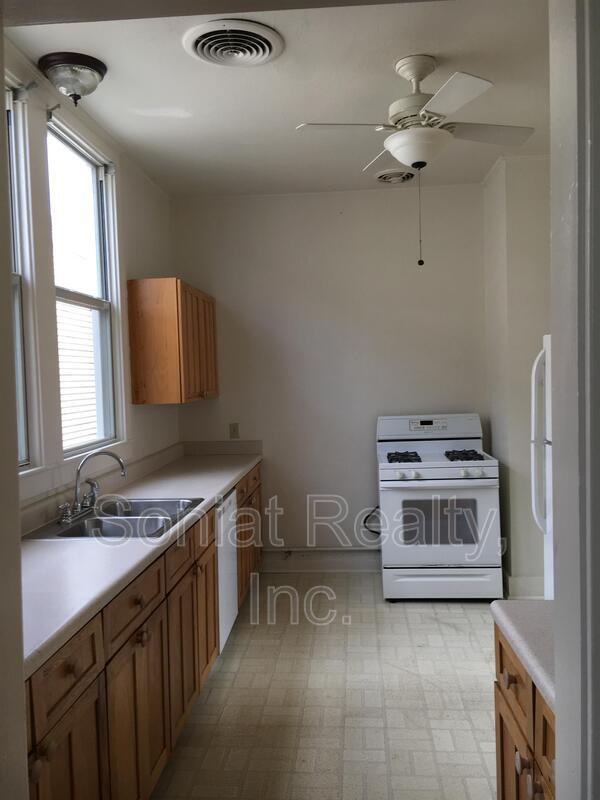 Building Photo - 112 N Bernadotte St