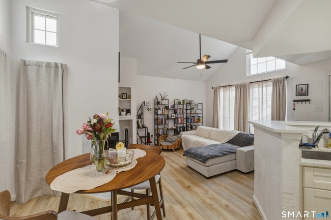 Building Photo - 299 Carriage Crossing Ln