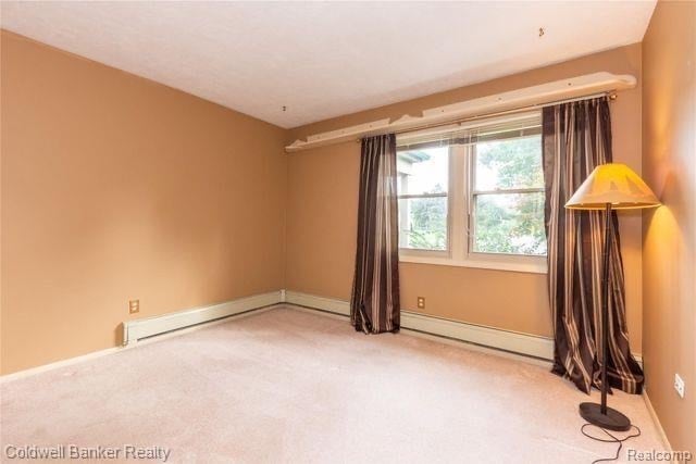 Building Photo - 2951 Hill Dr