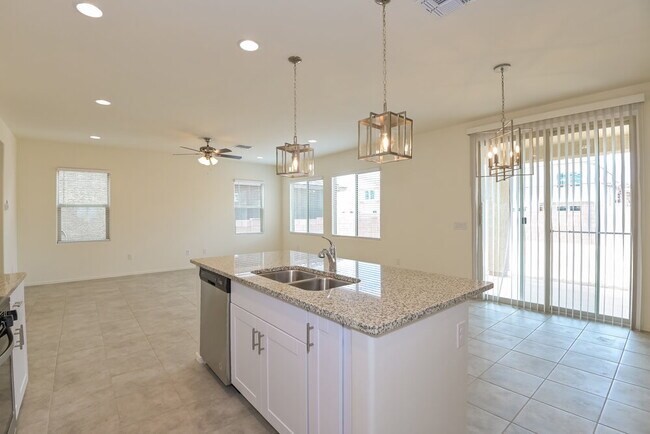 Building Photo - 11219 S Weismann Dr