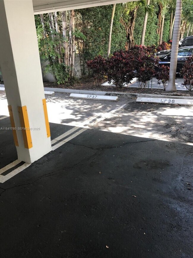 Building Photo - 1688 West Ave