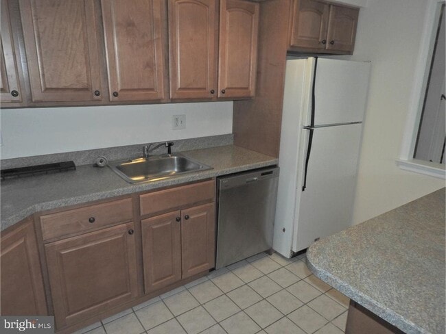 Building Photo - 1518 Manley Rd