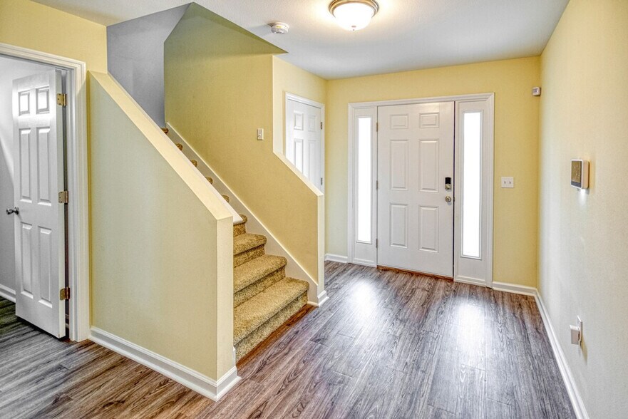 Building Photo - 4573 Rivers Landing Dr