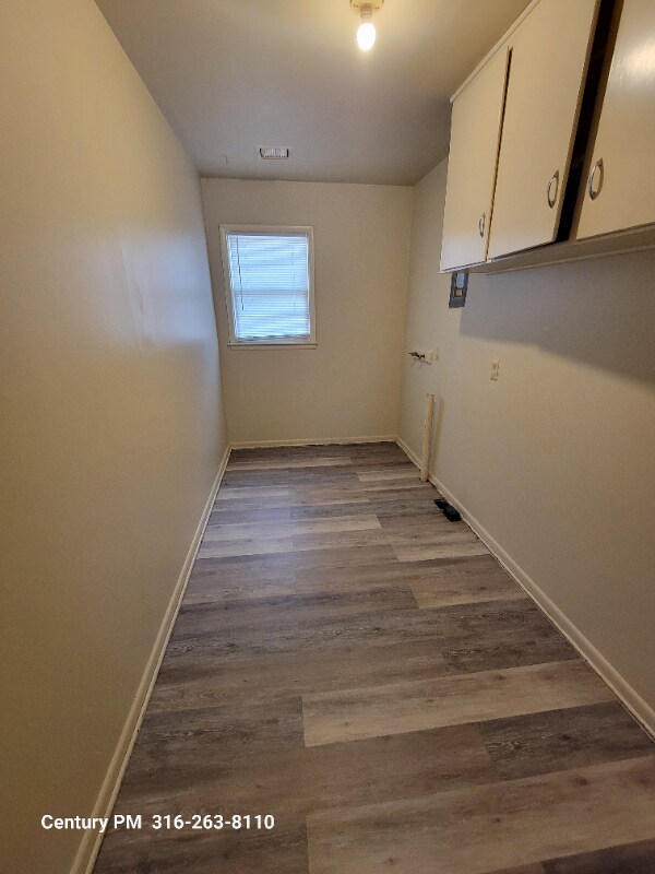 Building Photo - 244 N Fern St