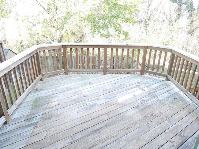 Building Photo - Jessup Townhome- Move-in Ready