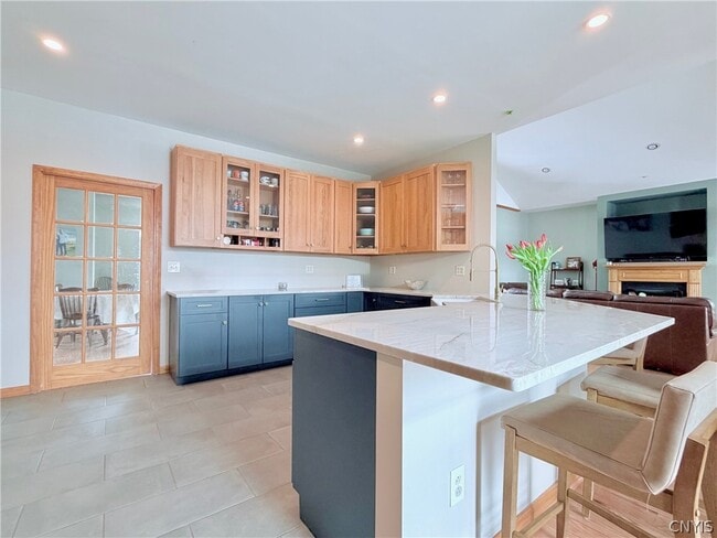 Building Photo - 1018 W State Rd