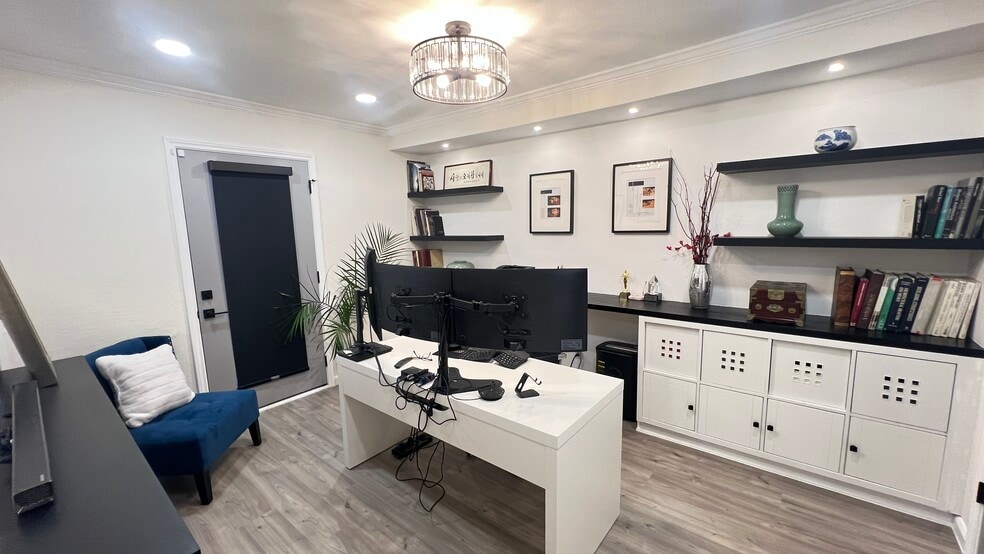 Office - 2604 Nelwin Pl