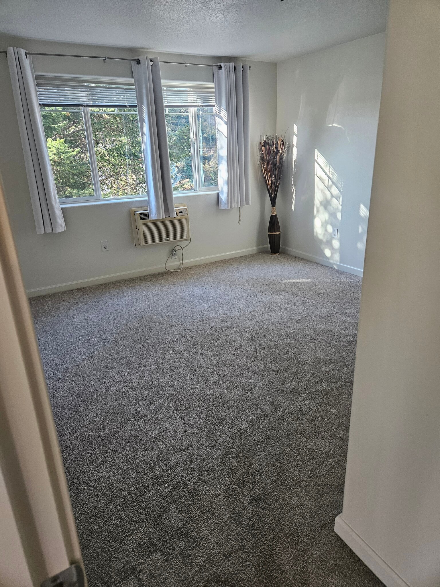 Building Photo - 730 NW 185th Ave