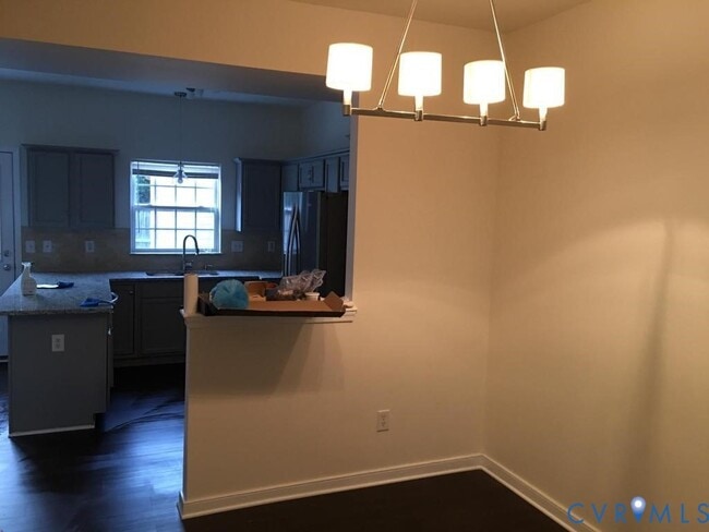 Building Photo - 2808 Queensland Dr