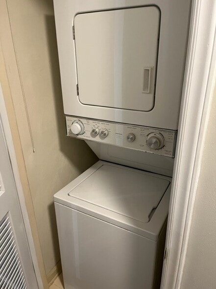 Washer/Dryer - 2308 Wood Gate Ln
