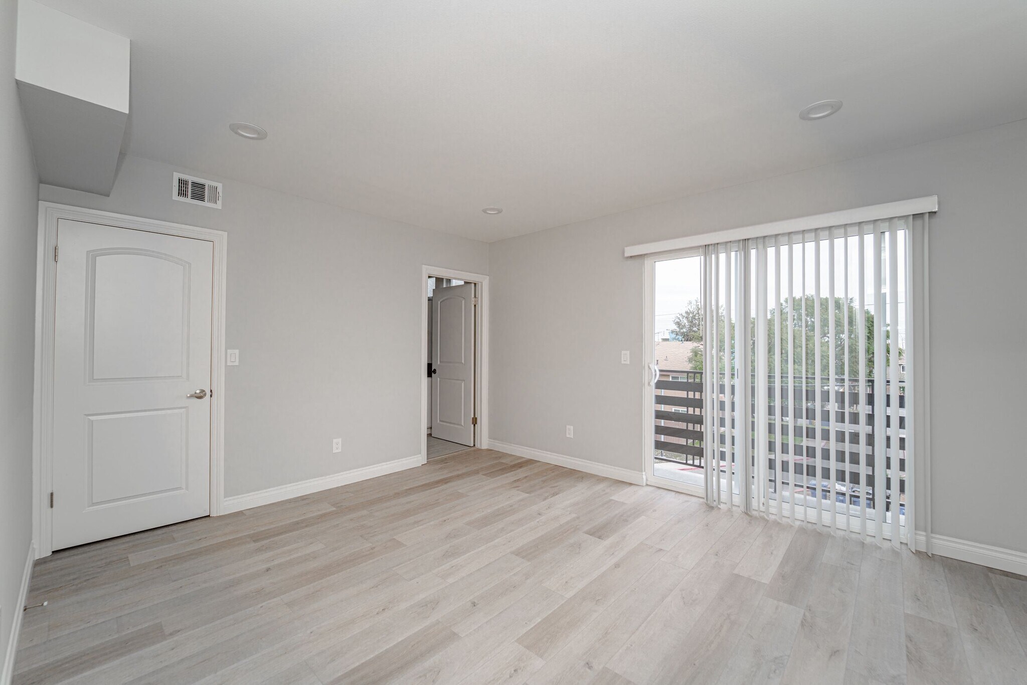 Building Photo - 6926 Morella Ave