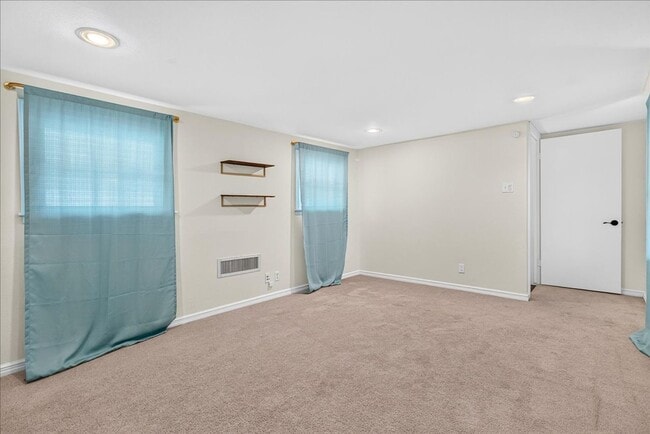 Building Photo - 609 Peerman Pl
