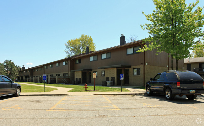 Building Photo - Mentor Square Apartments