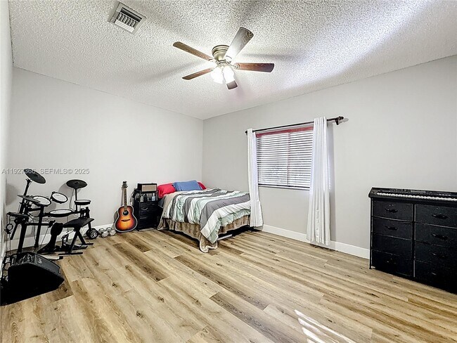 Building Photo - 5955 SW 99th Terrace