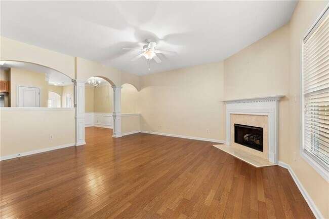 Building Photo - 6210 Elmshorn Way