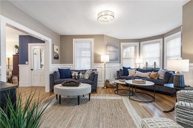 Building Photo - 21 Bedlow Ave