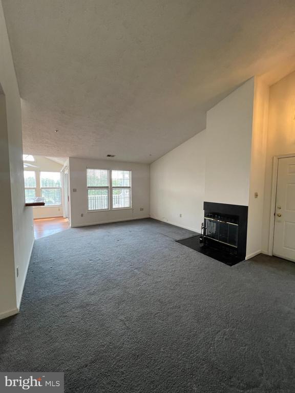 Building Photo - 5660 Wade Ct