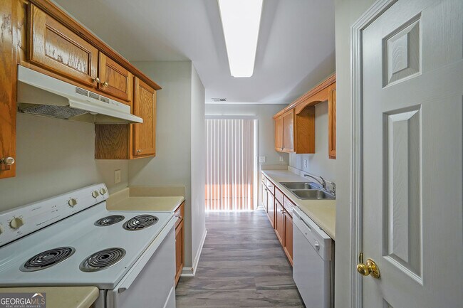 Building Photo - 703 Stonehaven Cir