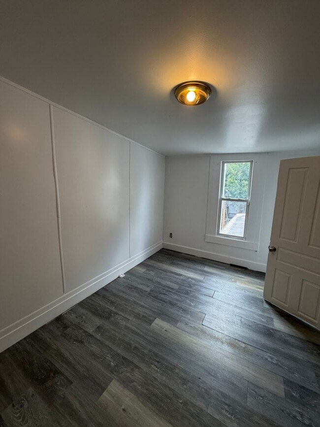 Building Photo - 835 Liden Ave