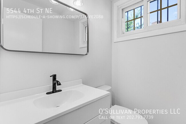 Building Photo - 5544 4th St NE