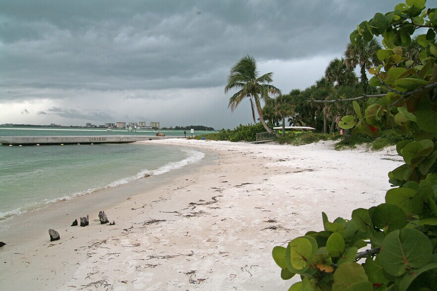 private beach - 3B Sandy Cove Rd
