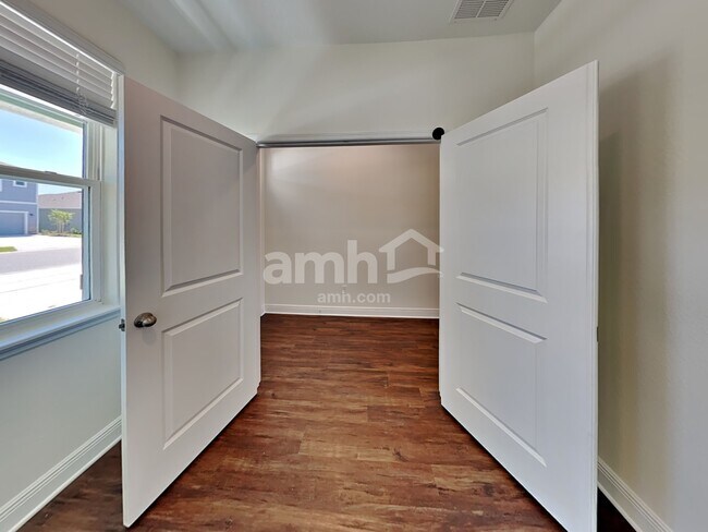 Building Photo - 914 Heavenly Dr