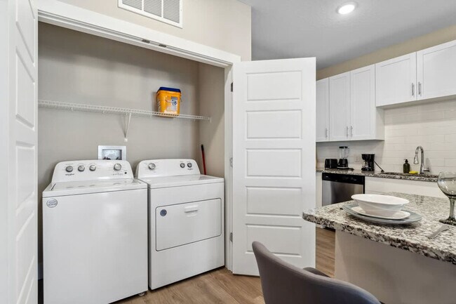 Building Photo - 12630 Dream Fls Cir