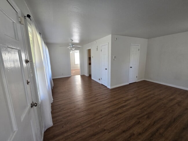 Building Photo - 211 W Lindo Ave