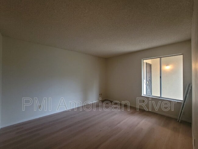 Building Photo - 602 Lelandhaven Way