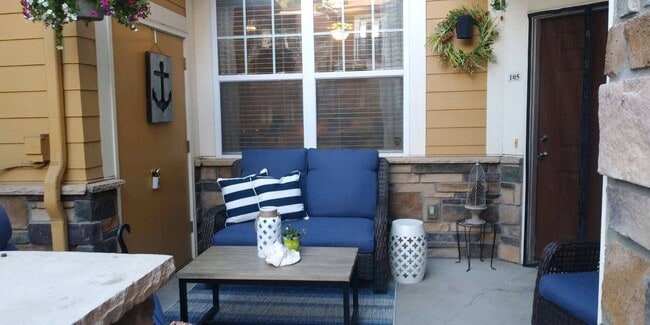 Building Photo - 2 bed/2.5 bath Townhome in Central Arvada ...