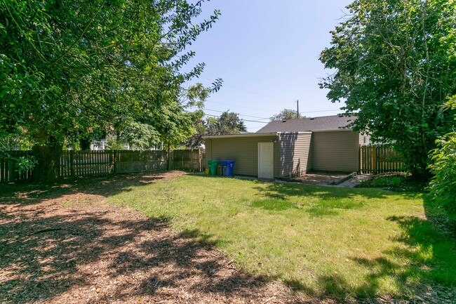 Building Photo - Charming 2 Bedroom Home in North Portland ...